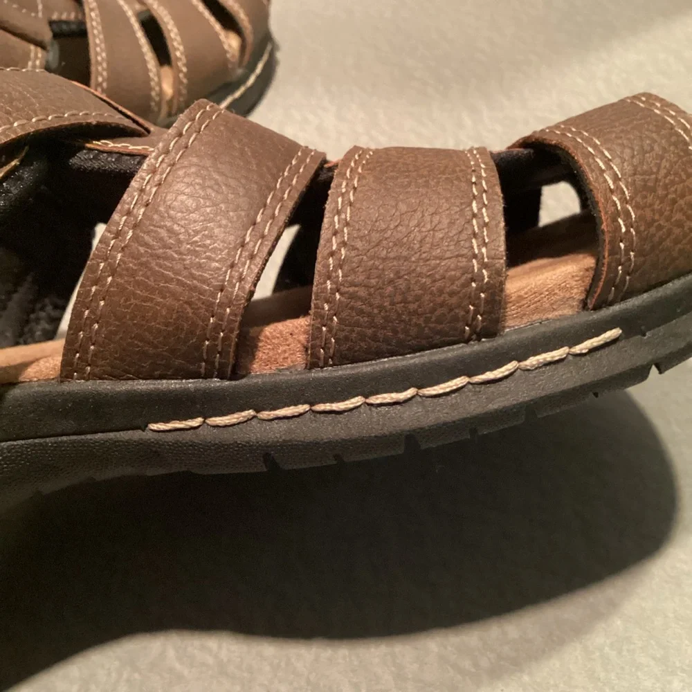 Croft & Barrow Ortholite eco strappy leather sandal,open weave,Velcro close, 7.5
